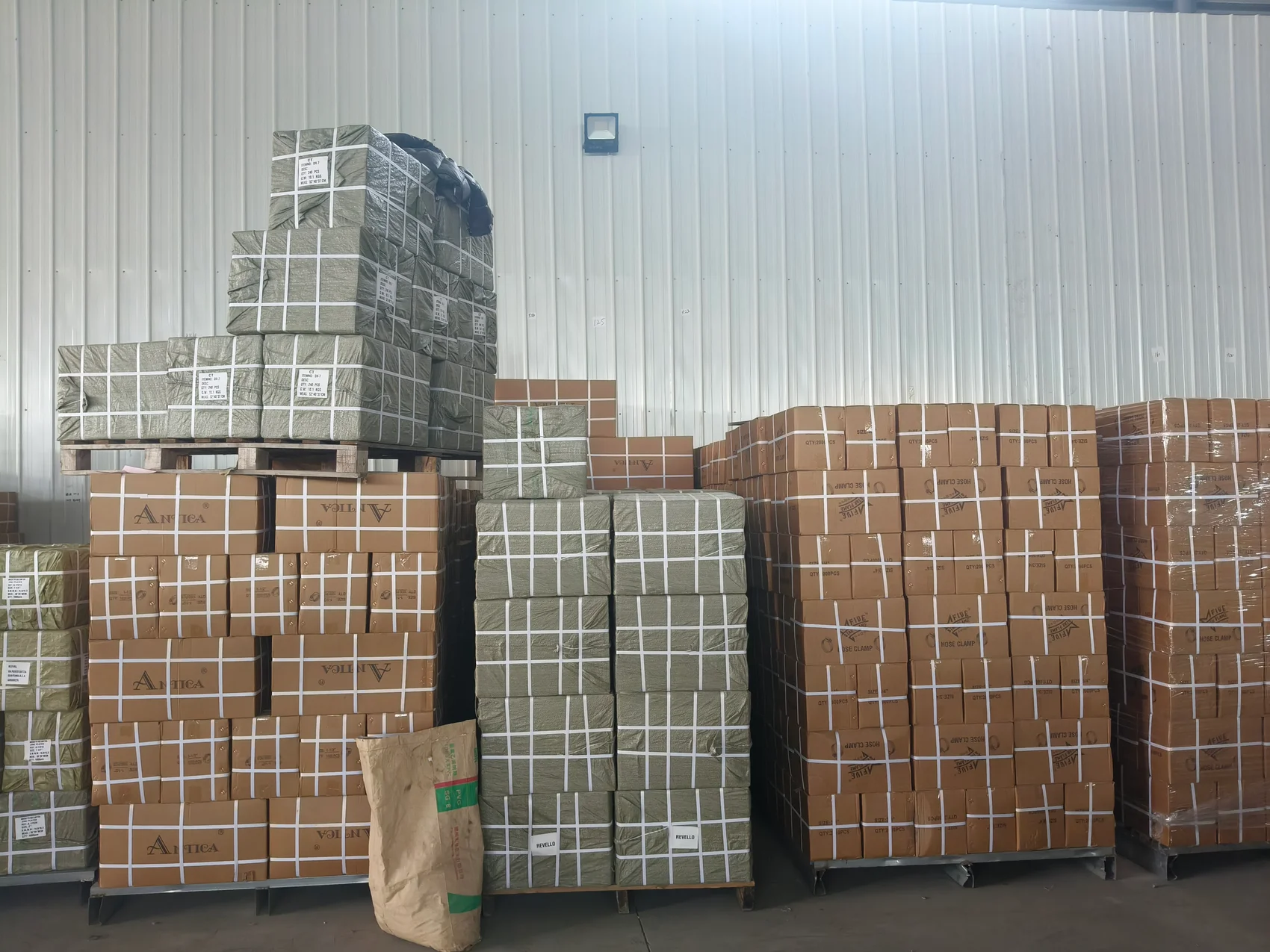 Packed products and cartons in the warehouse